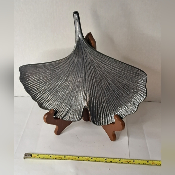 Metal Gingko Leaf Tray Dish - Picture 5 of 8